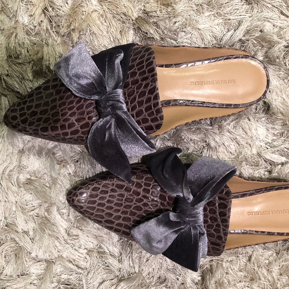 Banana Republic Snakeskin Velvet Bow Slides